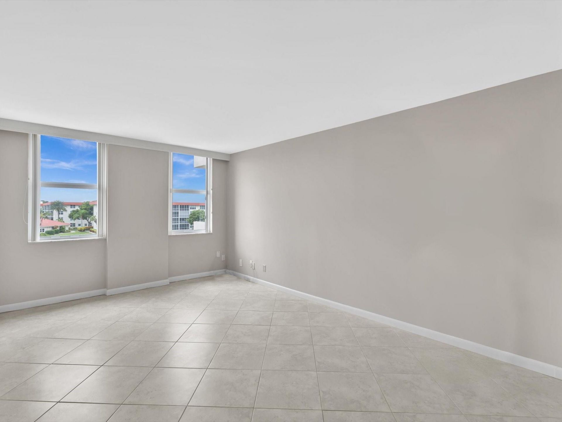 1150 Hillsboro Mile Hillsboro Mile, Unit 309, Hillsboro Beach, FL 33062 Photo
