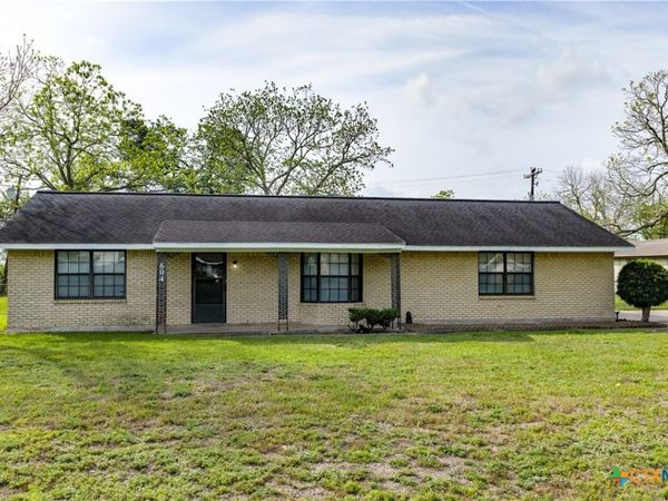 604 Cannon Road , Victoria, TX 77904