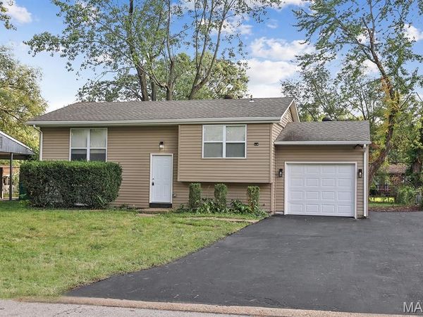 1444 Farmview Avenue , Unincorporated, MO 63138