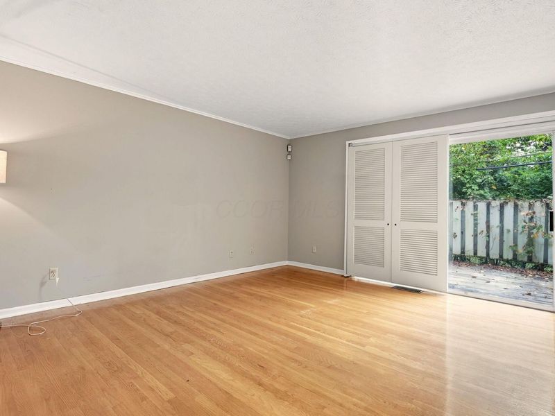 5366 Yorkshire Vill Lane, Unit # B-22, Columbus, OH 43232 Photo 10