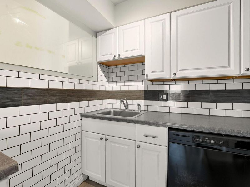 5366 Yorkshire Vill Lane, Unit # B-22, Columbus, OH 43232 Photo 5