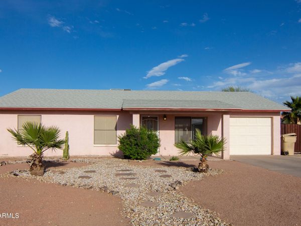 8890 W RAFAEL Drive, Arizona City, AZ 85123