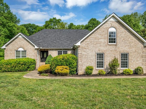 1094 Paradise Dr , Greenbrier, TN 37073