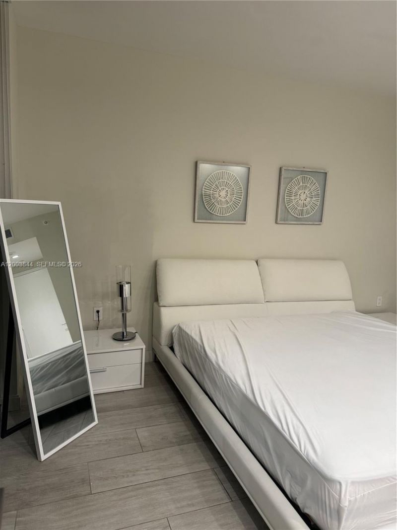 55 SW 9th St , Unit 1204, Miami, FL 33130 Photo