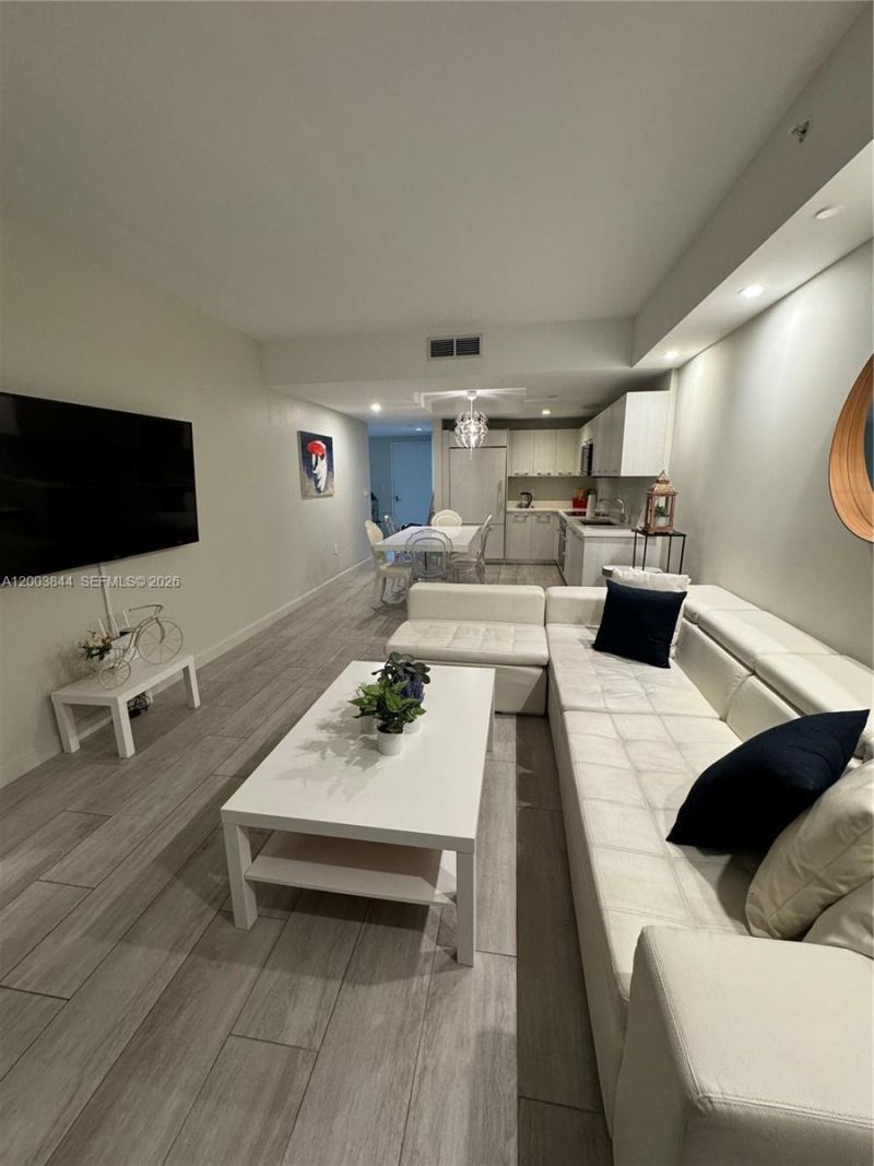 55 SW 9th St , Unit 1204, Miami, FL 33130 Photo