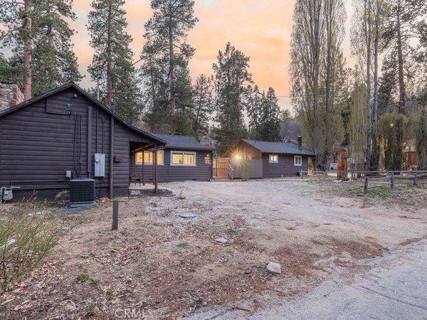 986 Cameron Drive , Big Bear Lake, CA 92315