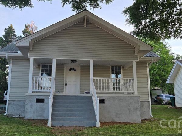 227 W B Street , Newton, NC 28658