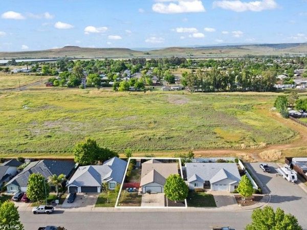 18 Nikki Court , Oroville, CA 95965