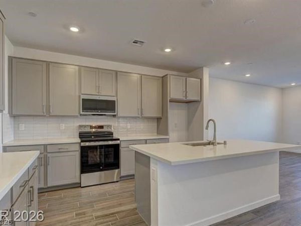 1420 Song Lark Lane , Las Vegas, NV 89138