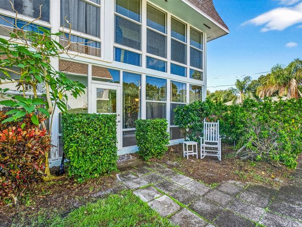 1901 Indian River Boulevard, Unit 105-e, Vero Beach, FL 32960