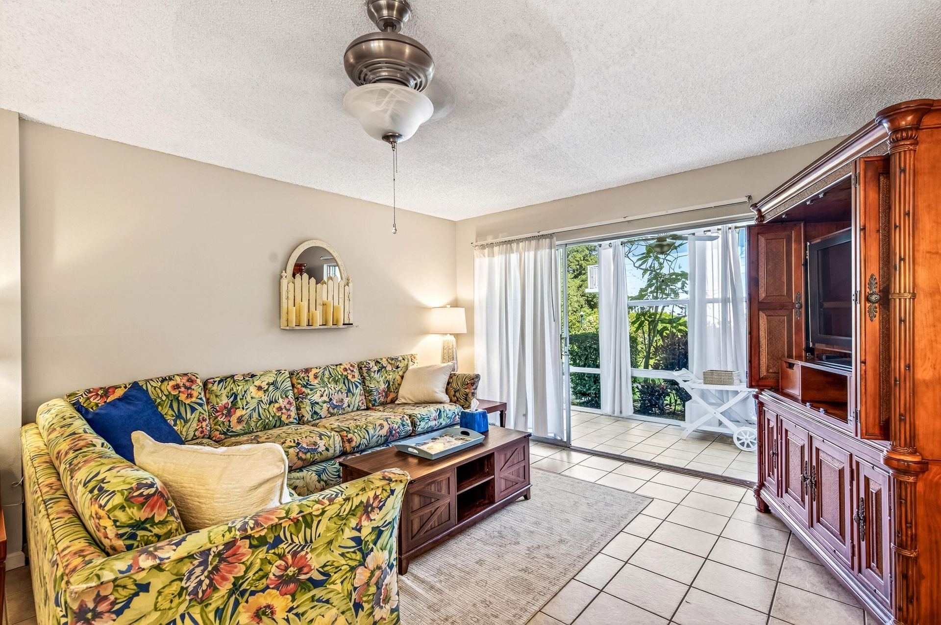 1901 Indian River Boulevard, Unit 105-e, Vero Beach, FL 32960 Photo