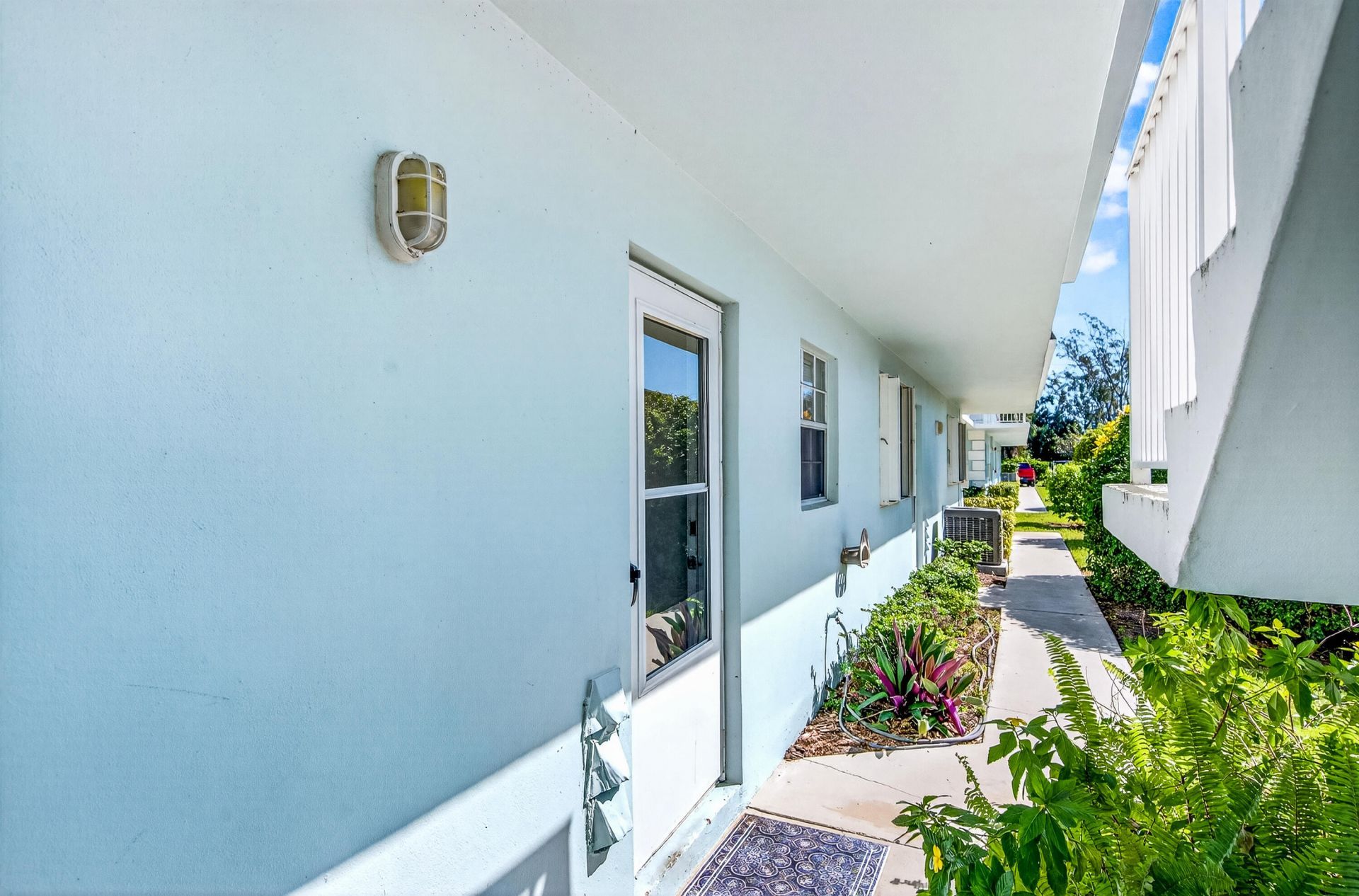 1901 Indian River Boulevard, Unit 105-e, Vero Beach, FL 32960 Photo