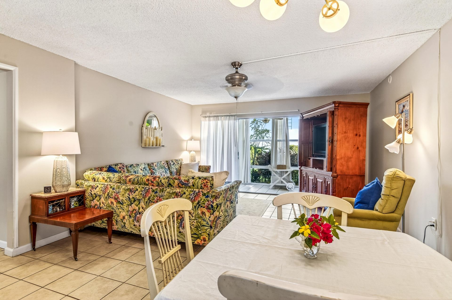 1901 Indian River Boulevard, Unit 105-e, Vero Beach, FL 32960 Photo