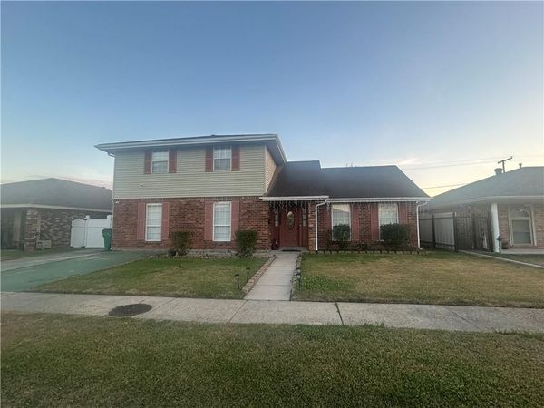 5565 TRINITY Drive , Marrero, LA 70072