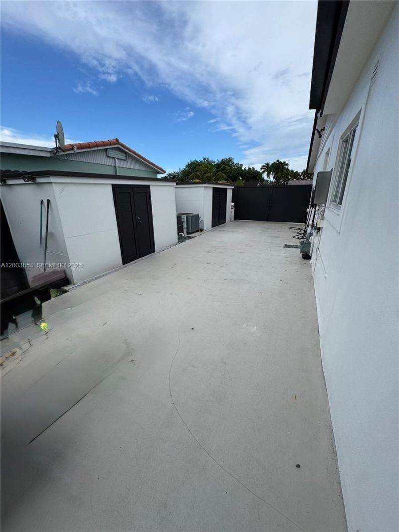 18620 NW 47th Ct, Miami Gardens, FL 33055 Photo