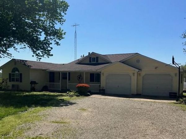 3848 E Lindburg Road , Cuba, MO 65453