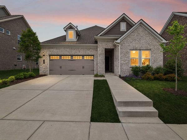 366 Triple Crown Cir, Gallatin, TN 37066