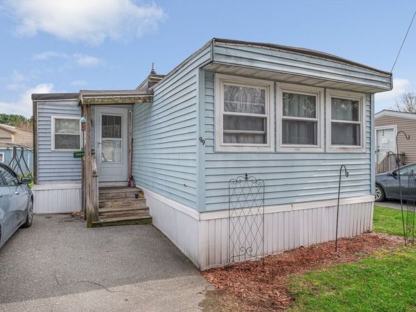 99 Mobile Avenue, Chelmsford, MA 01824