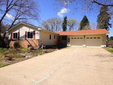 2911 8th Avenue, Anoka, MN 55303