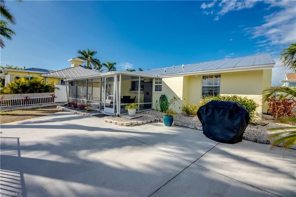 12262 Boat Shell Dr , Matlacha Isles, FL 33991 Photo