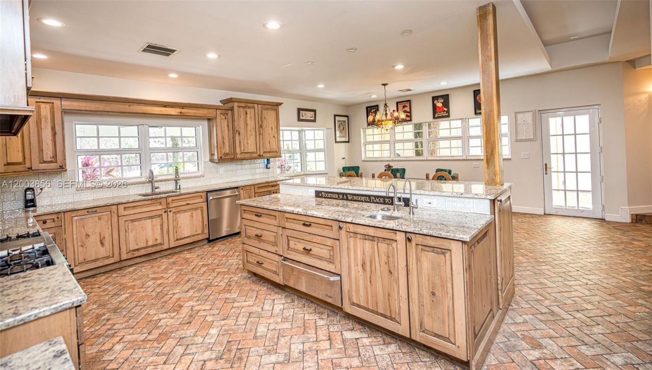 2221 SW 28th Way, Fort Lauderdale, FL 33312 Photo