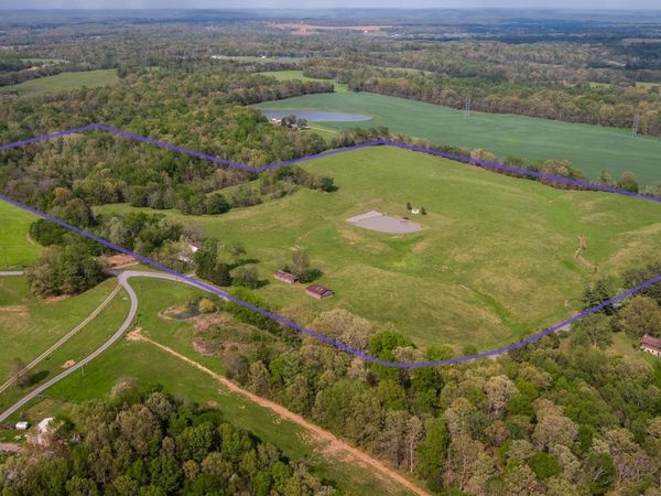 1645 Indian Point Road, Vienna, IL 62995