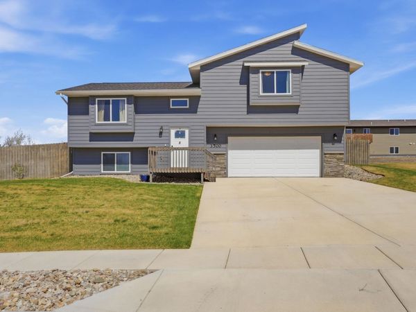 3300 Enfield Loop Rd, Rapid City, SD 57701