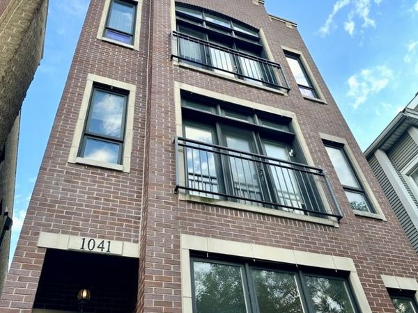 1041 W Grace Street , Unit 2, Chicago, IL 60613