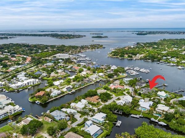 3973 SE Topsail Court, Stuart, FL 34997