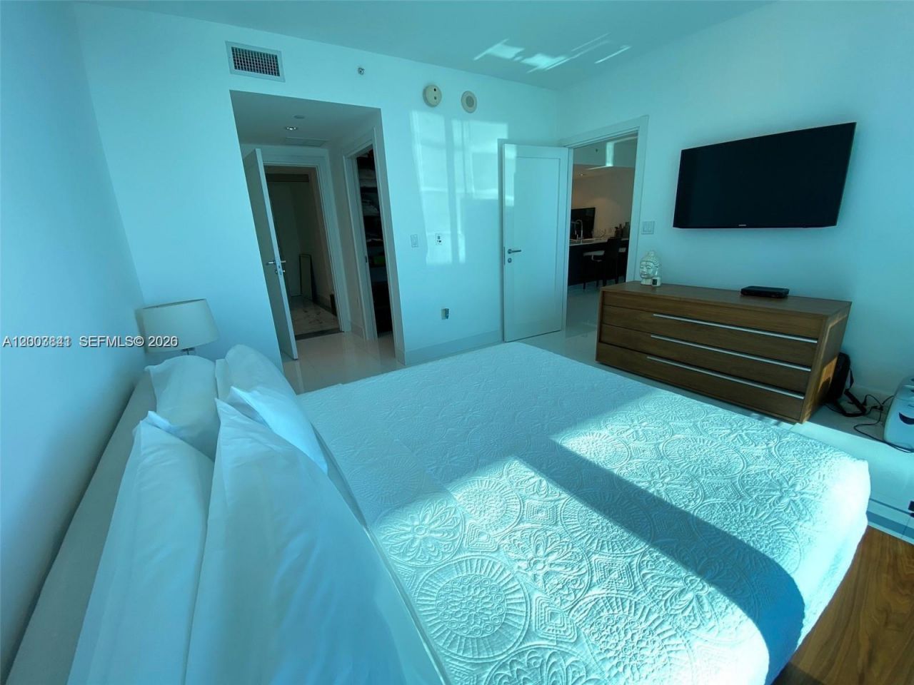 200 Biscayne Boulevard Way, Unit 4011, Miami, FL 33131 Photo
