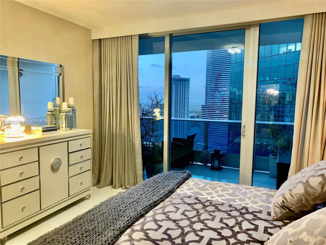 200 Biscayne Boulevard Way , Unit 4011, Miami, FL 33131 Photo