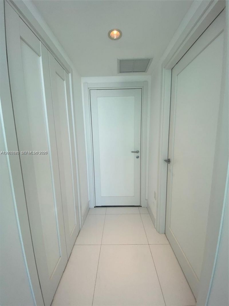 200 Biscayne Boulevard Way, Unit 4011, Miami, FL 33131 Photo