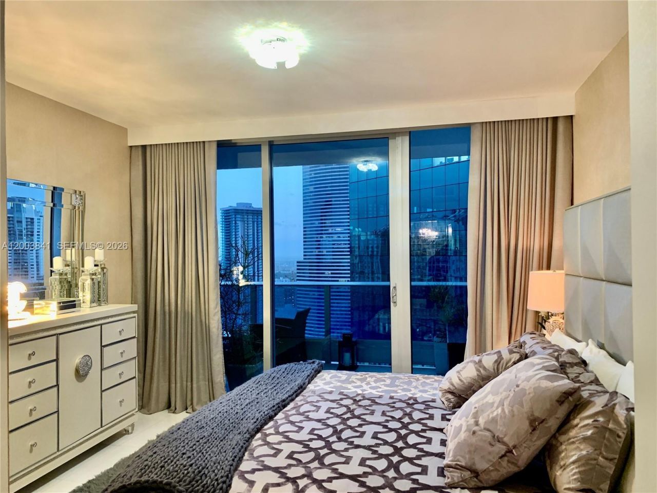 200 Biscayne Boulevard Way , Unit 4011, Miami, FL 33131 Photo