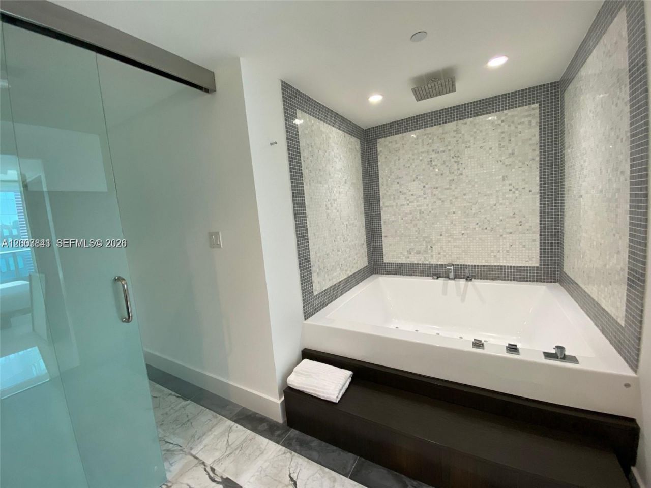 200 Biscayne Boulevard Way, Unit 4011, Miami, FL 33131 Photo