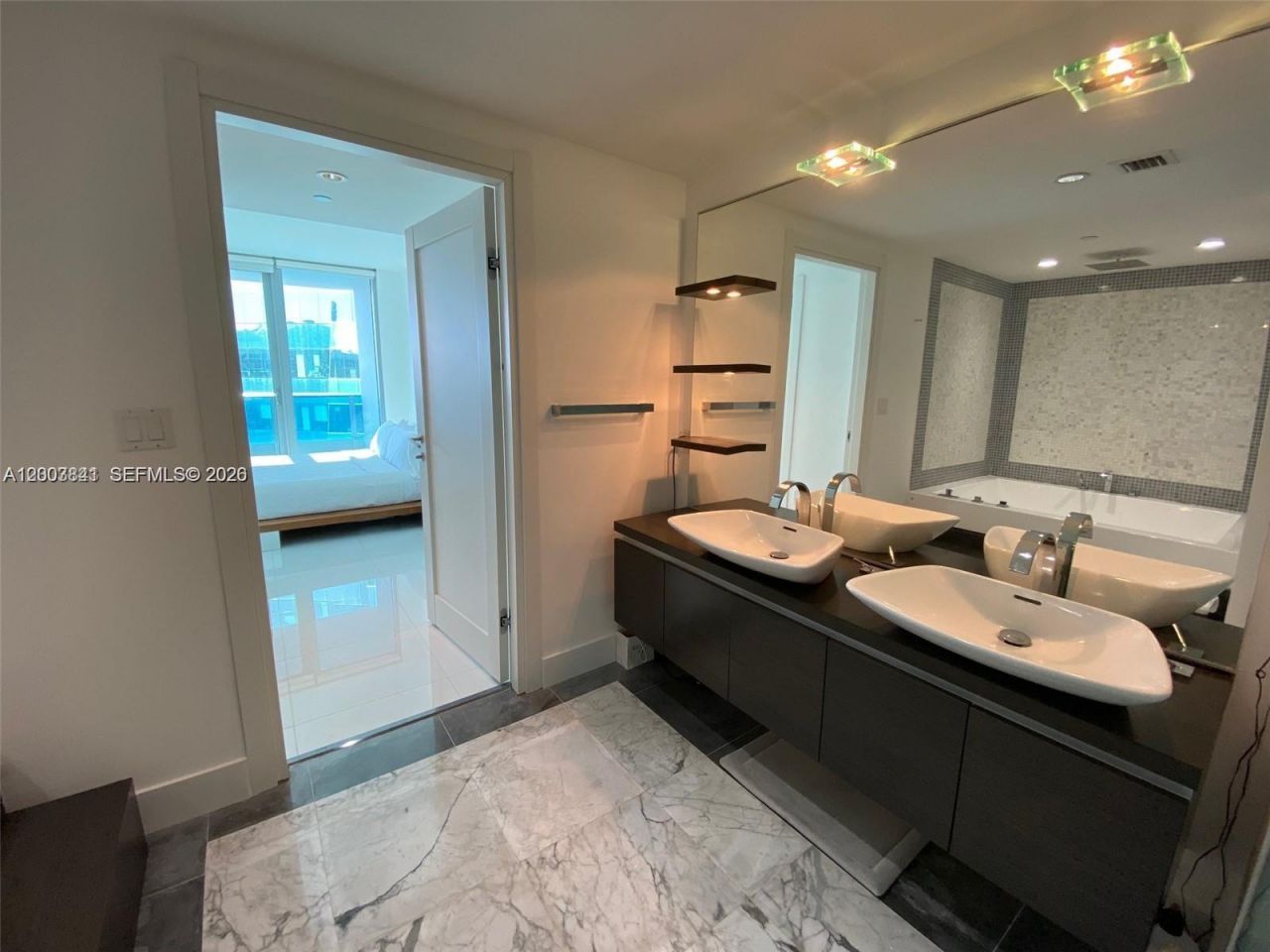 200 Biscayne Boulevard Way, Unit 4011, Miami, FL 33131 Photo