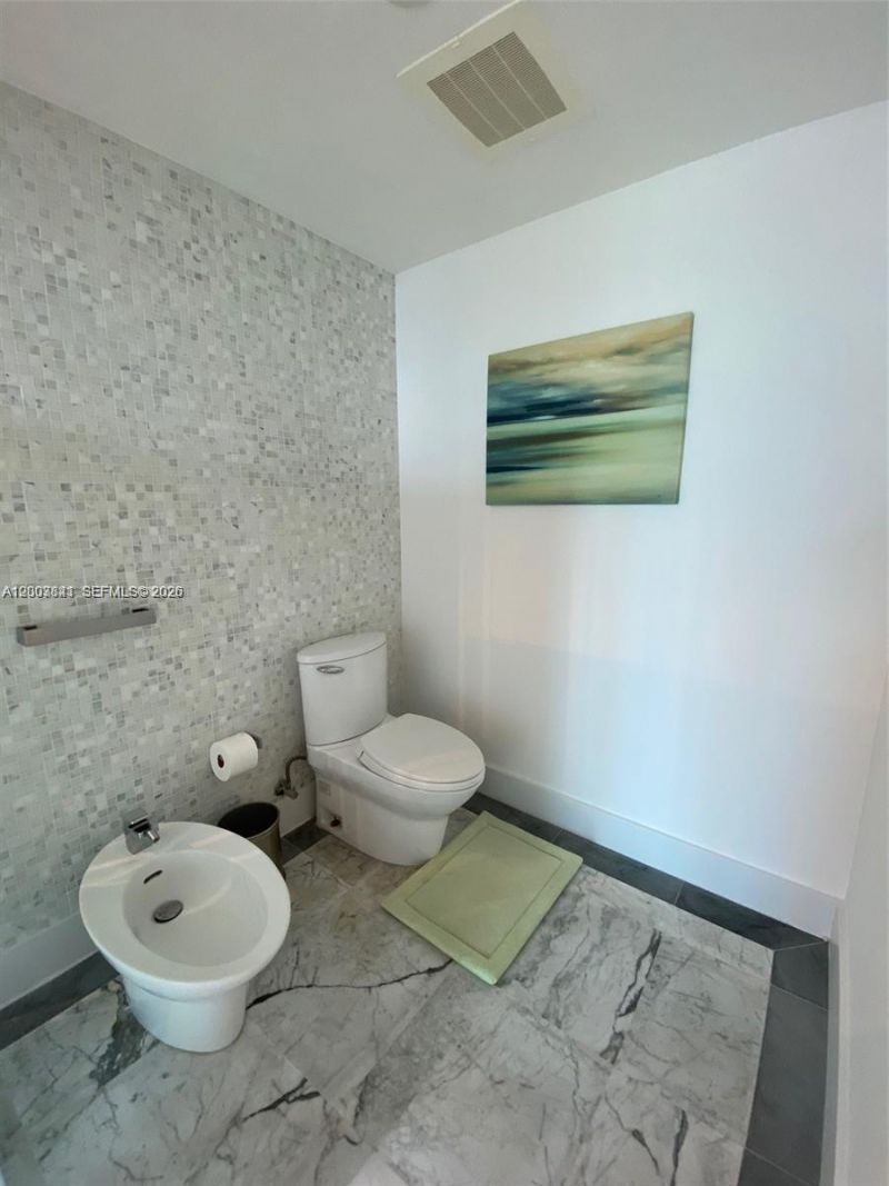 200 Biscayne Boulevard Way, Unit 4011, Miami, FL 33131 Photo