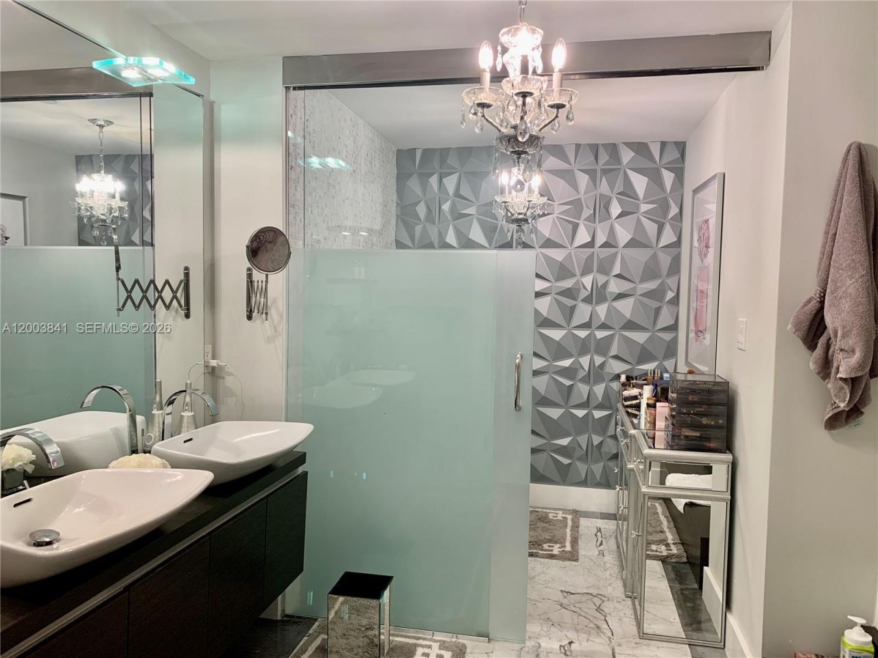 200 Biscayne Boulevard Way , Unit 4011, Miami, FL 33131 Photo