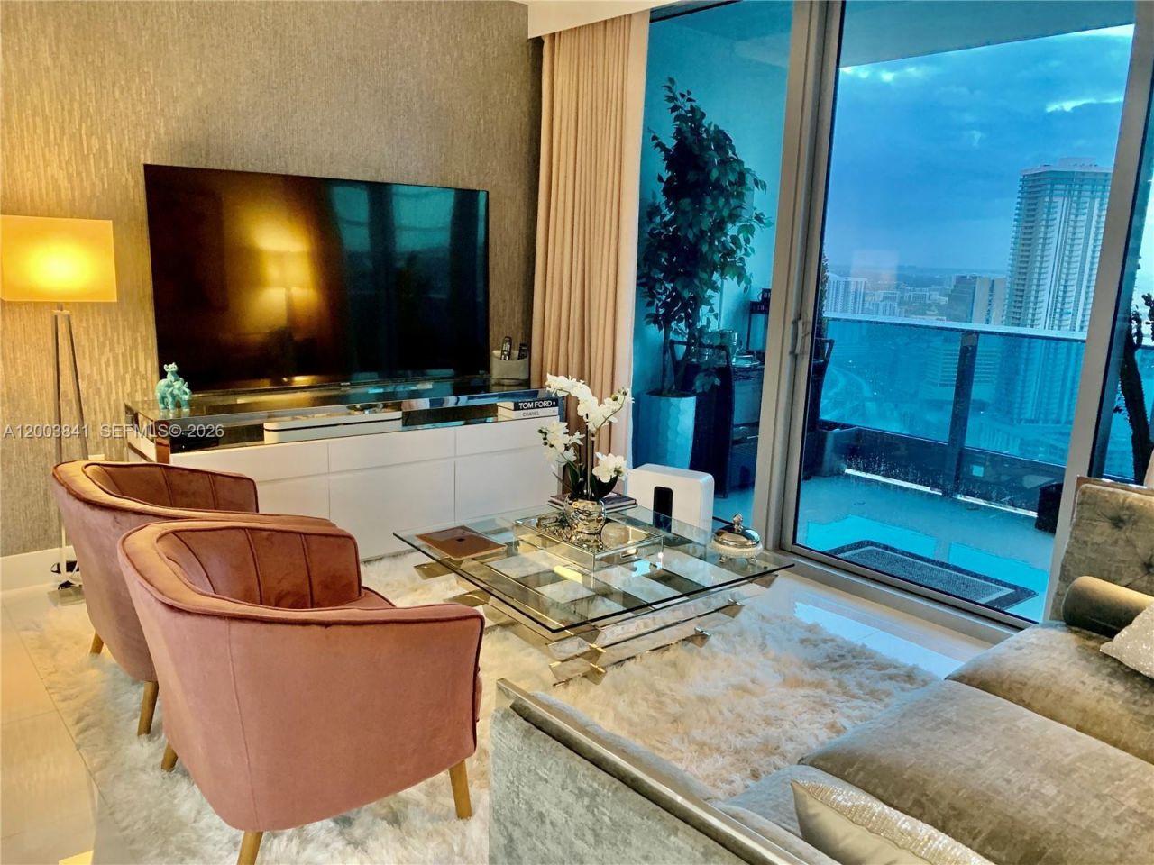 200 Biscayne Boulevard Way , Unit 4011, Miami, FL 33131 Photo