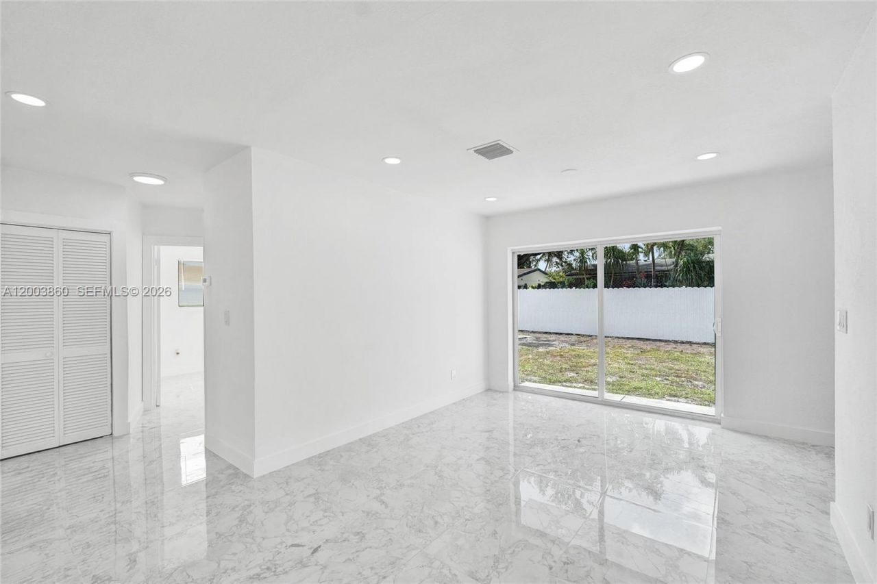 6442 Oak St, Hollywood, FL 33024 Photo