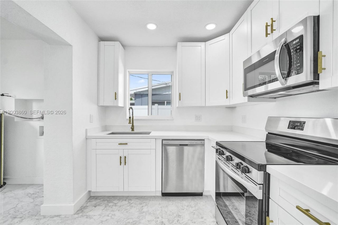 6442 Oak St, Hollywood, FL 33024 Photo