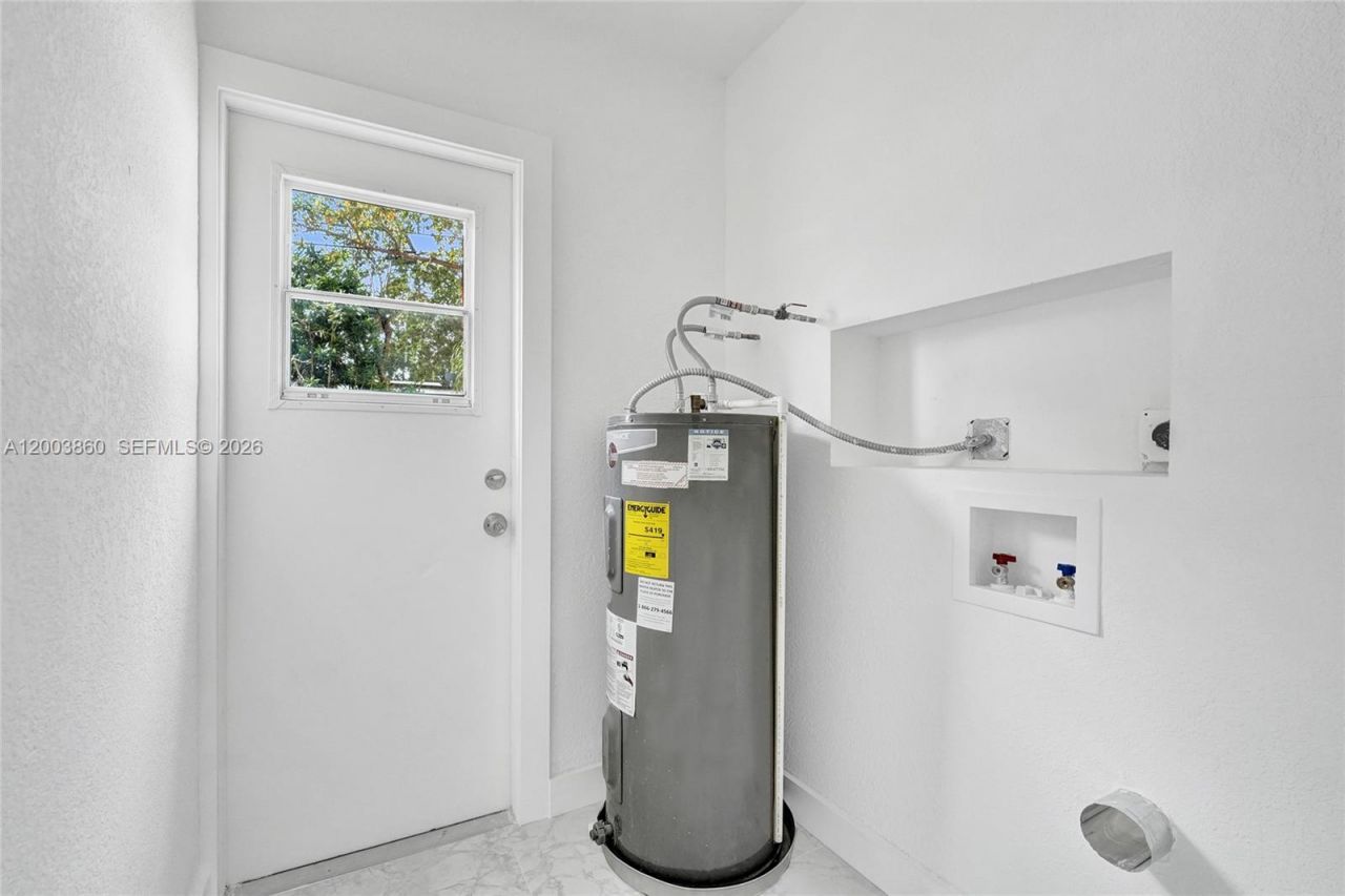 6442 Oak St, Hollywood, FL 33024 Photo