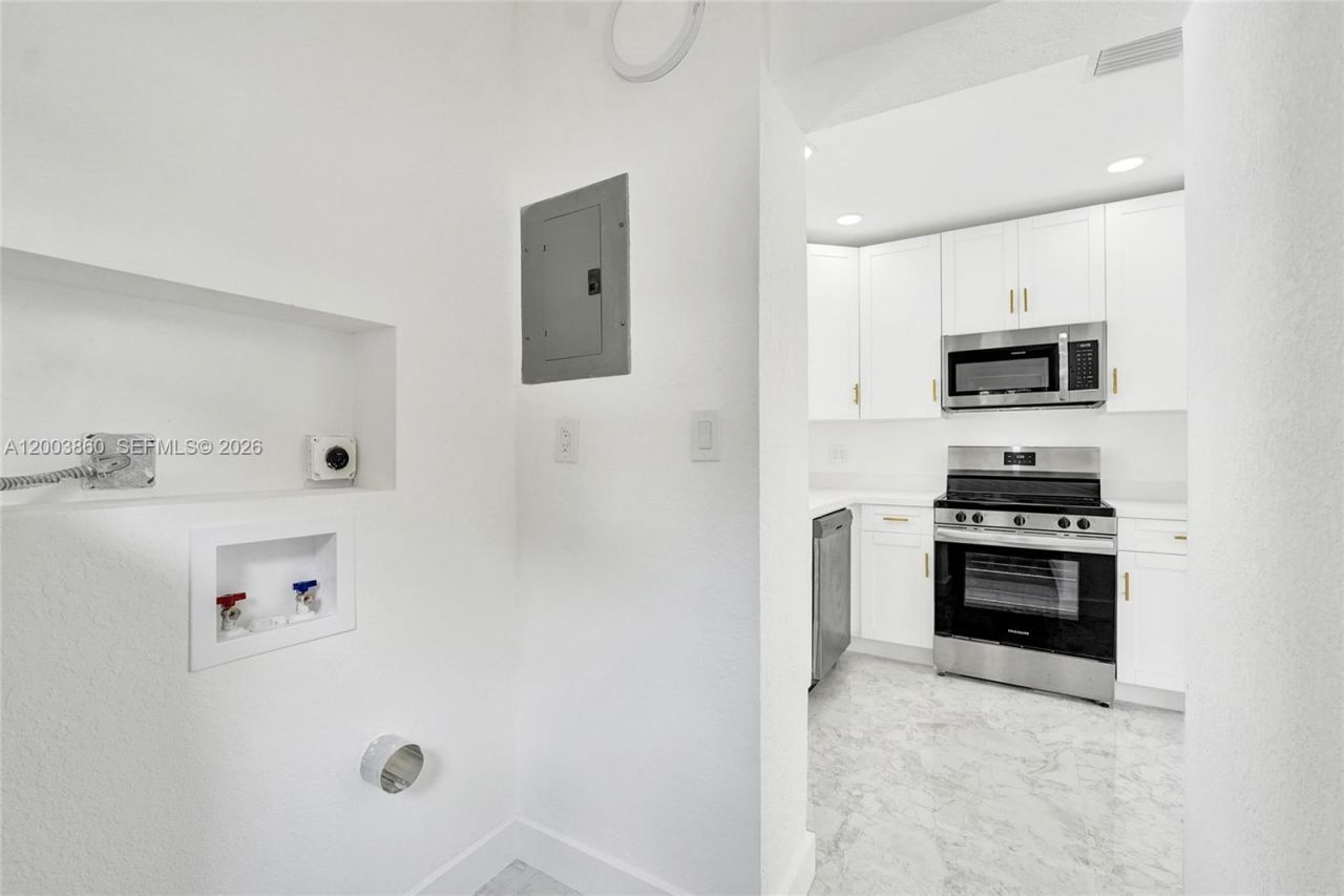 6442 Oak St, Hollywood, FL 33024 Photo