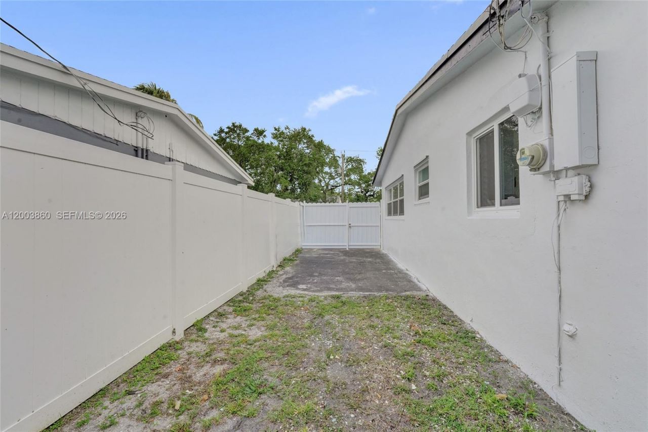 6442 Oak St, Hollywood, FL 33024 Photo