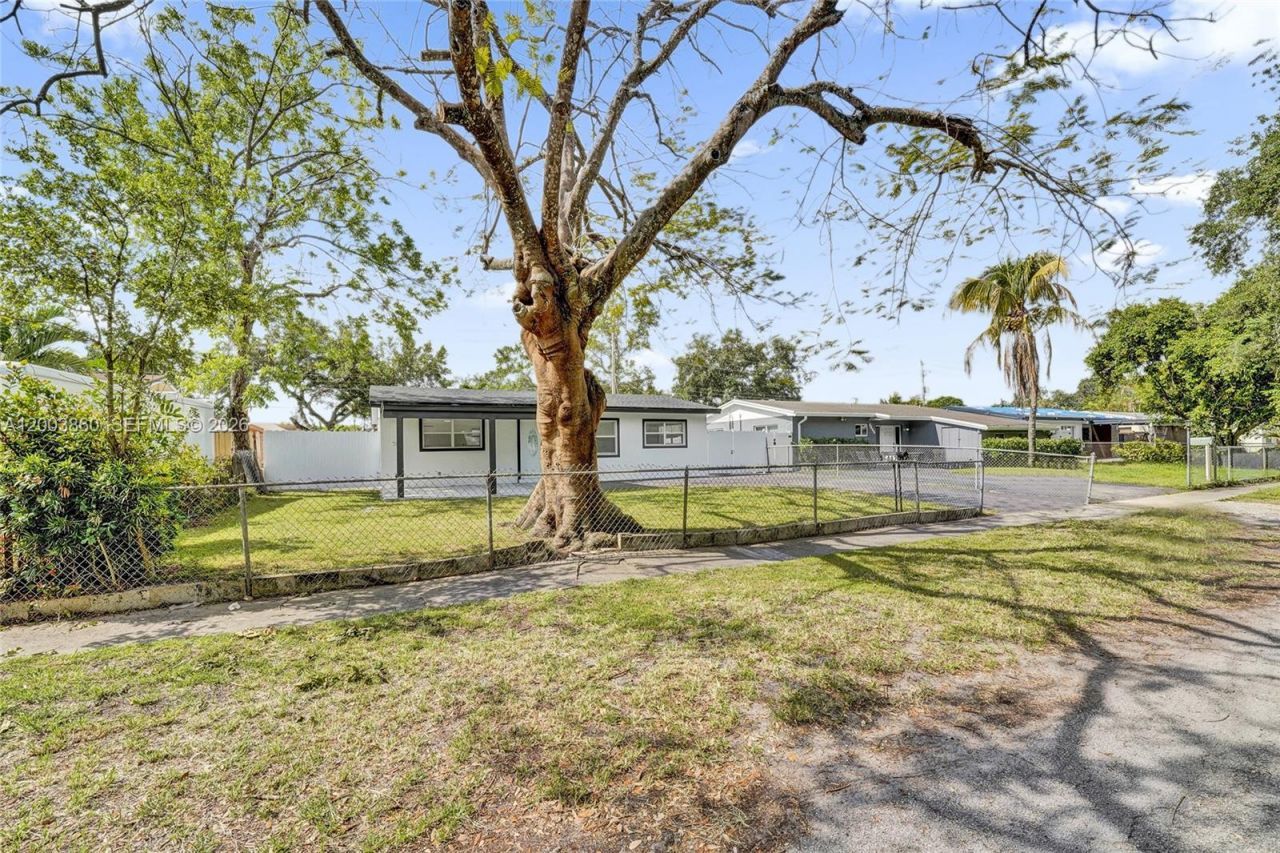 6442 Oak St, Hollywood, FL 33024 Photo