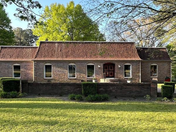 2700 E MAIN ST E, Humboldt, TN 38343