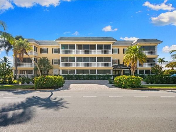 666 3rd ST S, Unit 106, NAPLES, FL 34102