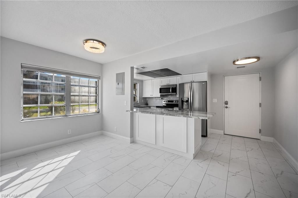 666 3rd St S, Unit 106, Naples, FL 34102 Photo