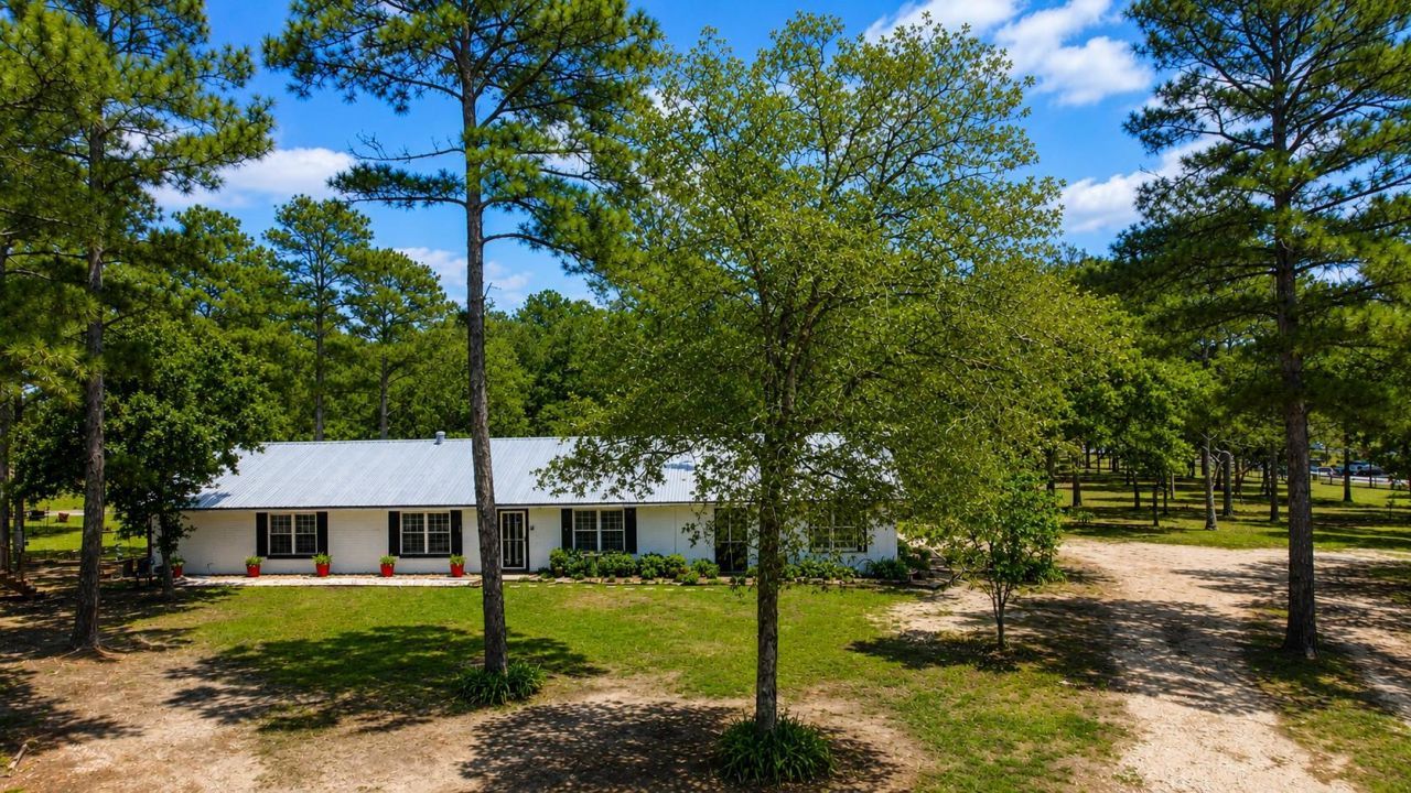 890 Highway 21 E, Bastrop, TX 78602 Main Photo
