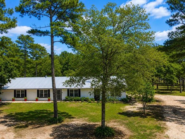 890 Highway 21 E, Bastrop, TX 78602