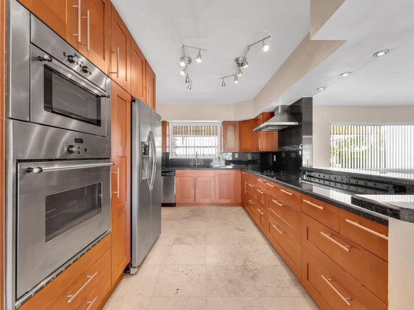 2940 NE 19th Street, Pompano Beach, FL 33062